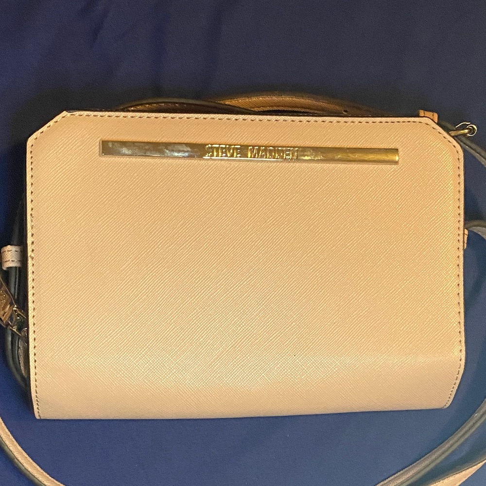 Steve Madden Crossbody Wallet